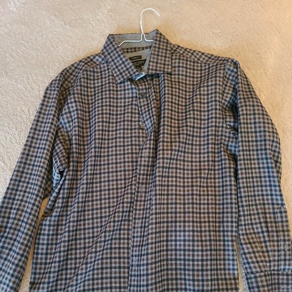 Button down - Picture 1 of 3